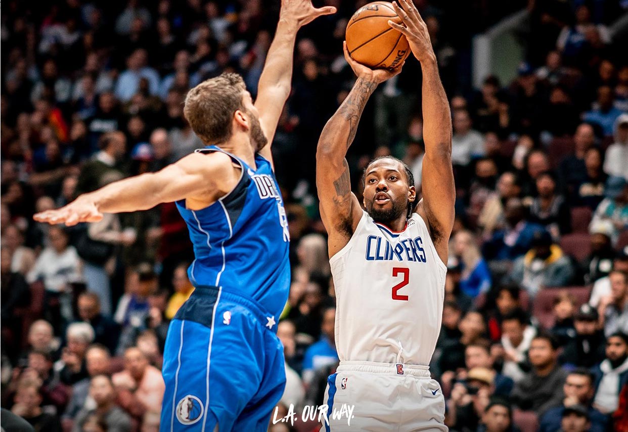 纽约尼克斯发布备战花絮,窗口期手感冰凉,欧联任务艰巨,团队化学反应显著 纽约尼克斯发布备战花絮,窗口期手感冰凉,欧联任务艰巨,团队化学反应显著