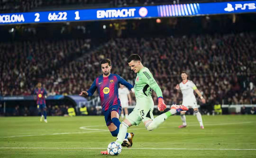 清晨突围战来临；法兰克福围绕欧联完成体检；信心回归；年轻球员得到机会的简单介绍